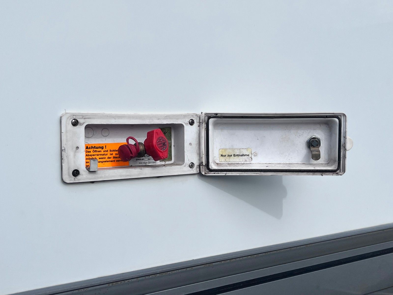 Fahrzeugabbildung HYMER / ERIBA / HYMERCAR B 644 - TV, Sat, Markise, Automatik-