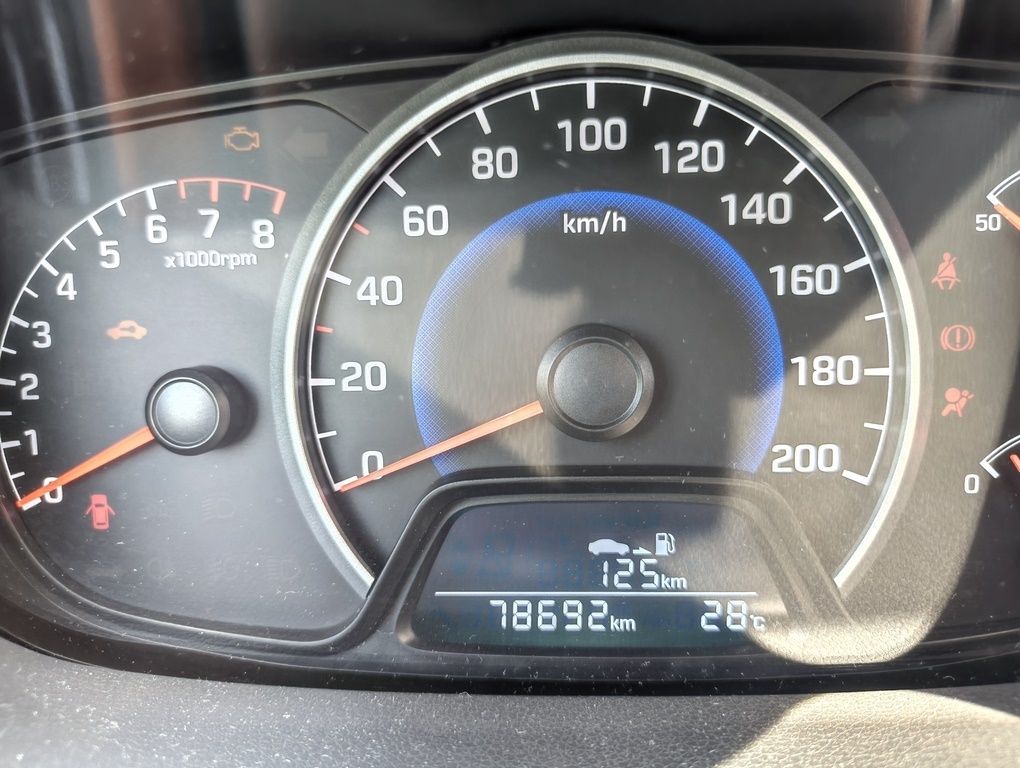 Fahrzeugabbildung Hyundai i10 1.2 FIFA World Cup Edition MOTORSCHADEN
