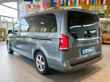 Mercedes V 220 - 3