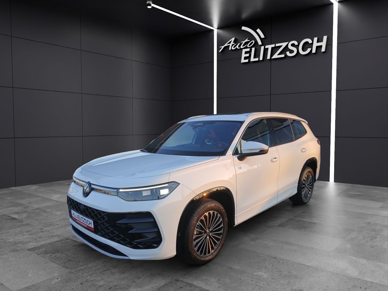 Fahrzeugabbildung Volkswagen Tayron R-Line TDI DSG 4M IQ.Light ACC STH AHK PA