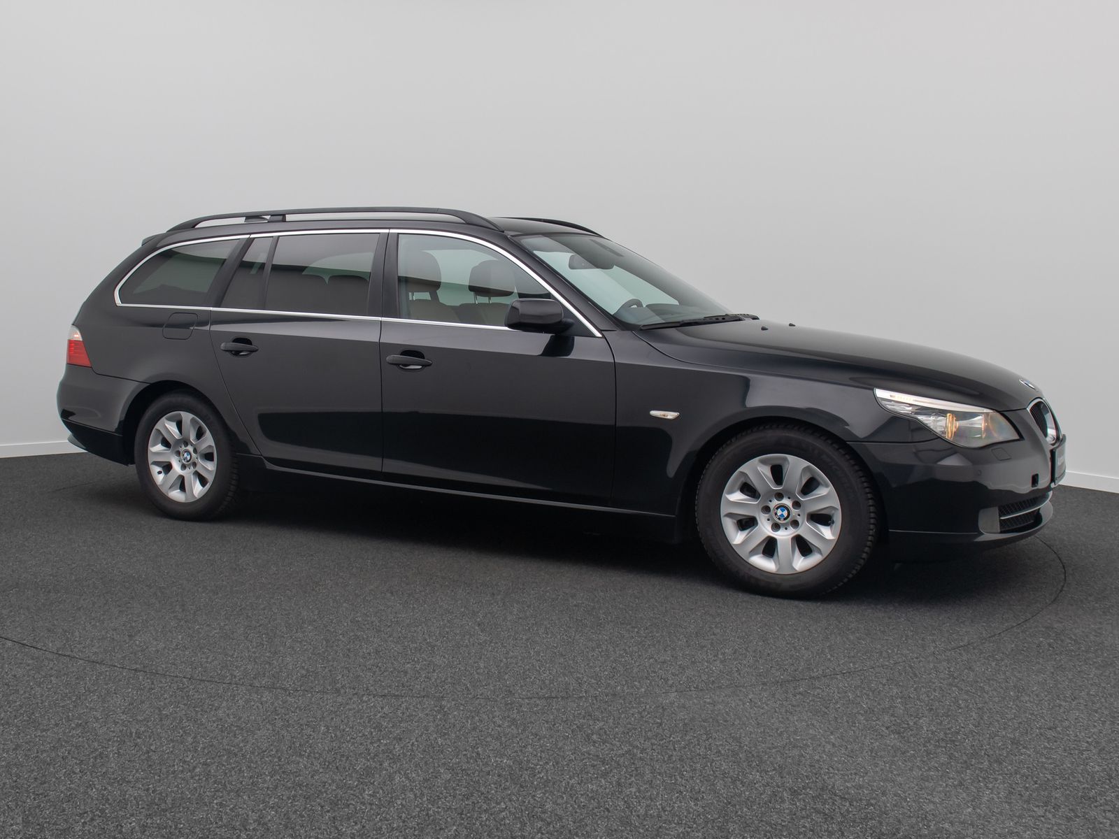 Fahrzeugabbildung BMW 525d Tempomat PDC Xenon NaviPro AHK Lordos HUD