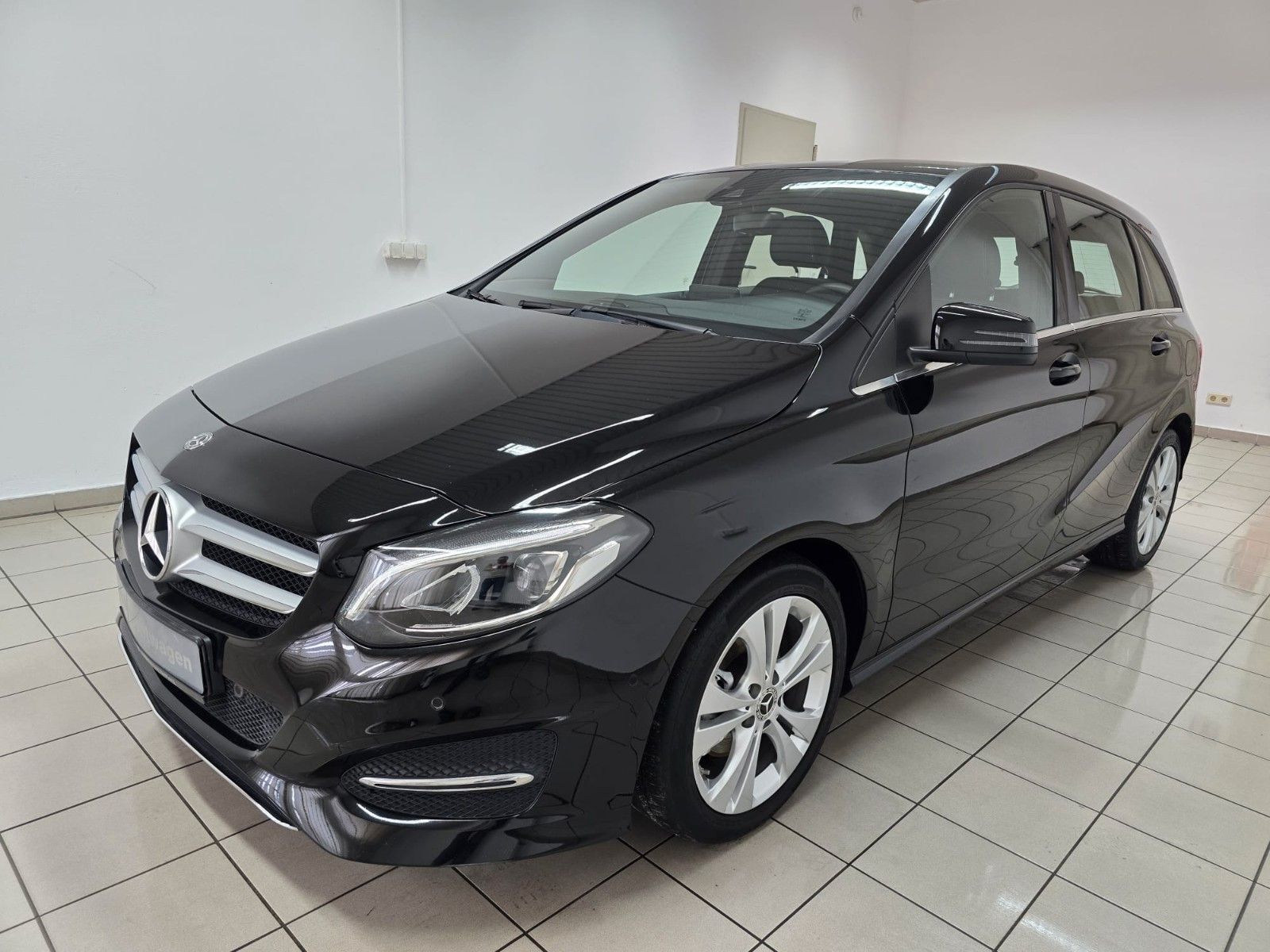 MERCEDES-BENZ B 220 d Edition B DCT LED T-Leder Sport Kamera