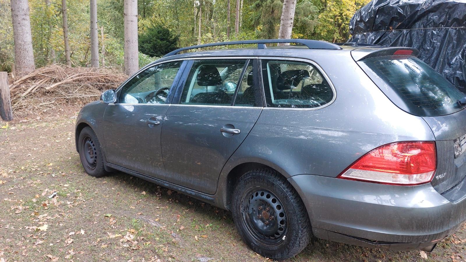 Volkswagen Golf 2012 — двигун 1.598 cm³, 105 HP (77kW)