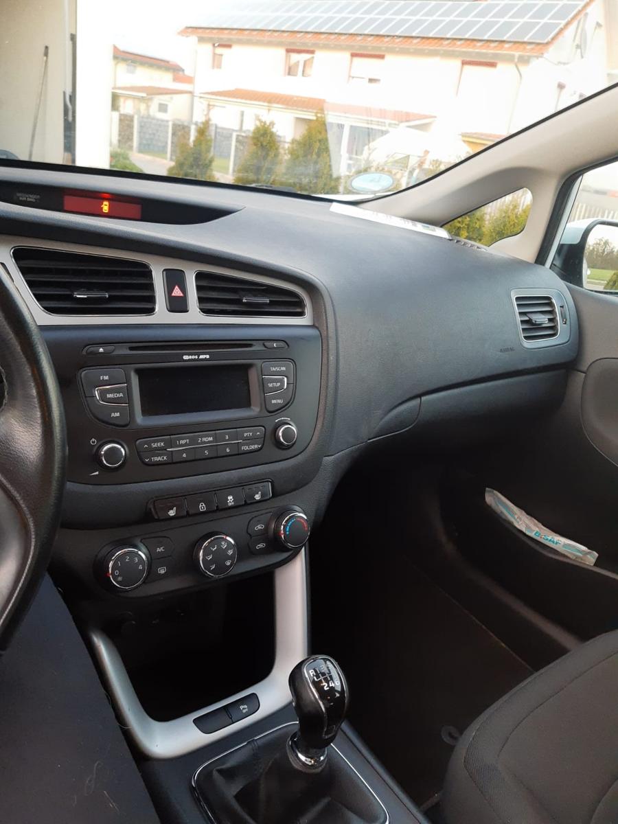 Kia cee'd 2012 — photo 6