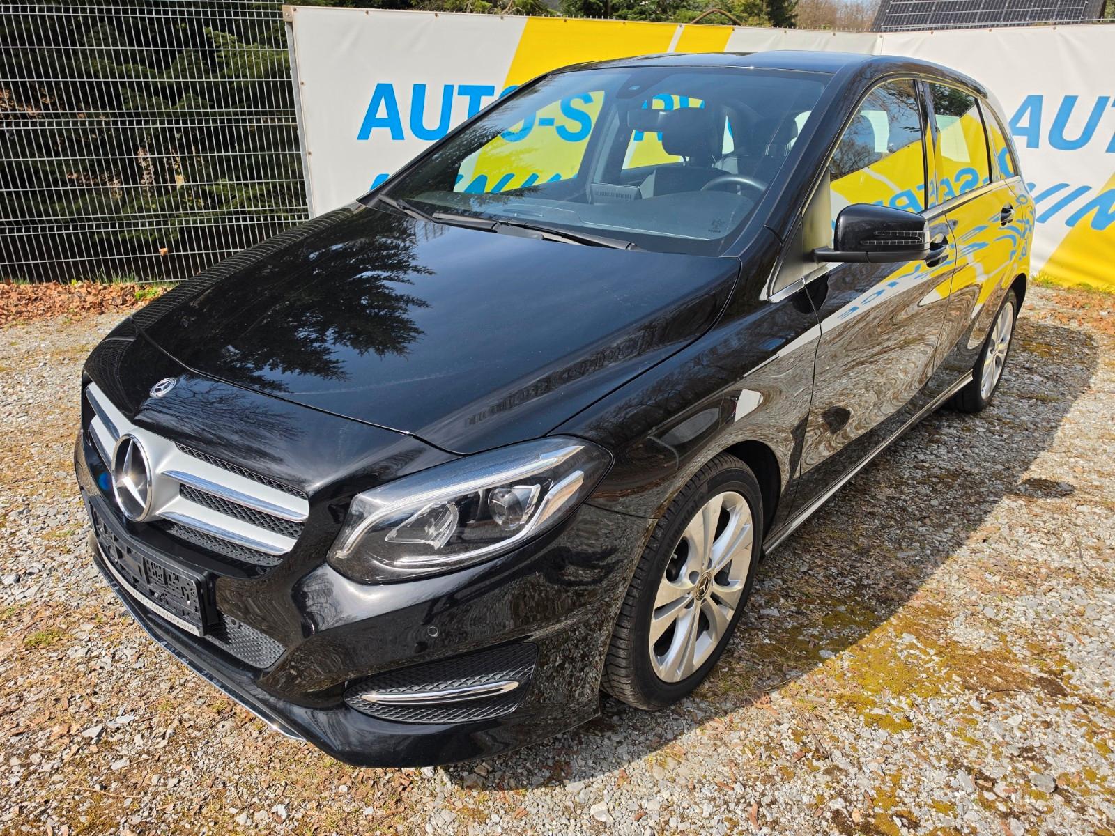 Mercedes-Benz B 180 Urban Style Edition / LED / NAVI