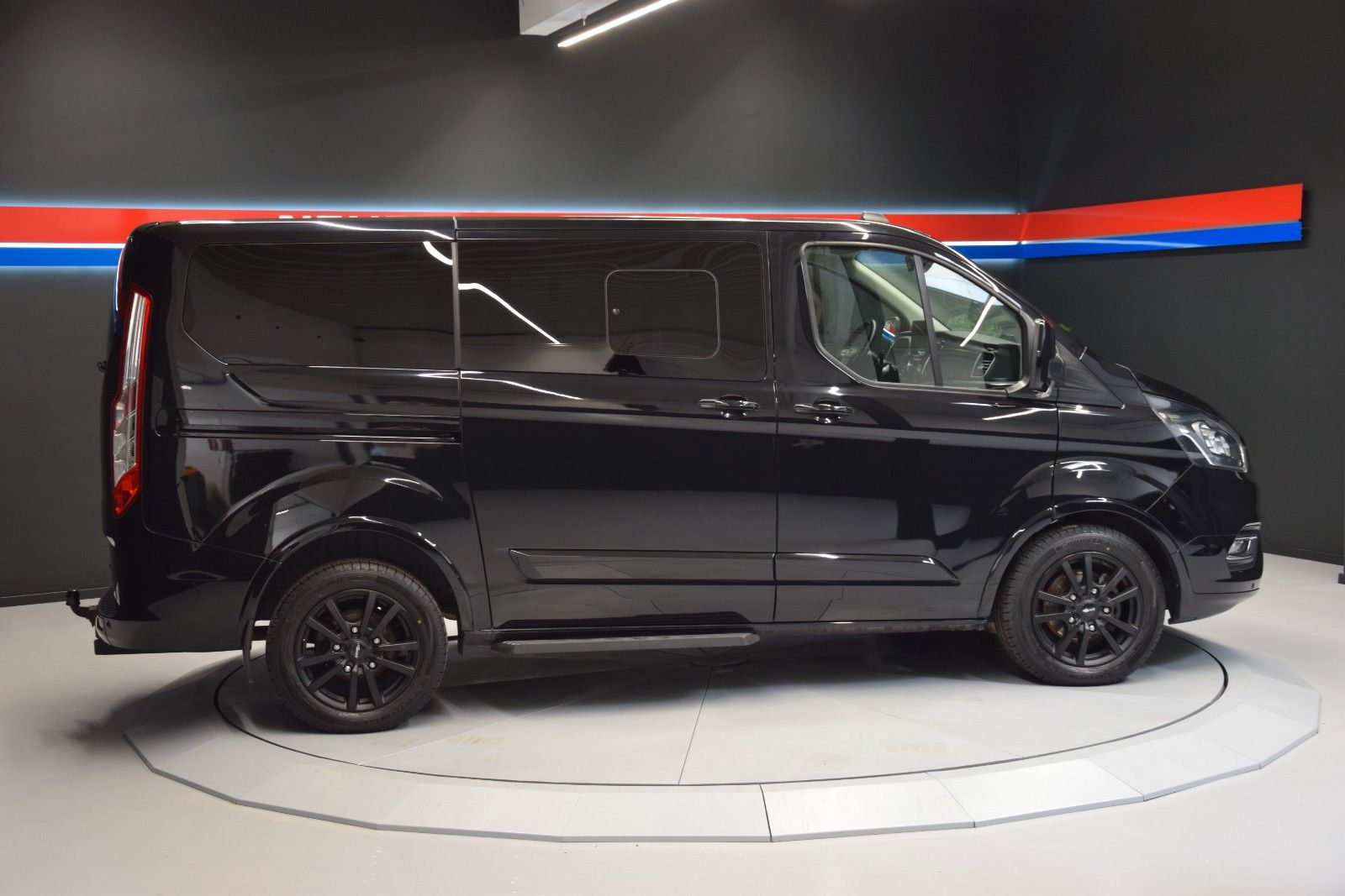 Fahrzeugabbildung Ford Custom 320 L1 Leder Navi Autom. Kamera
