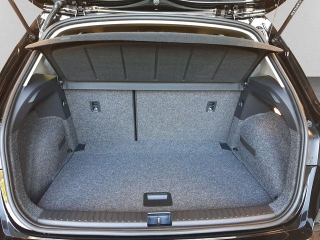Fahrzeugabbildung Seat Arona Style 1.0TSI LED SitzHz 18"Alu Klimaaut.