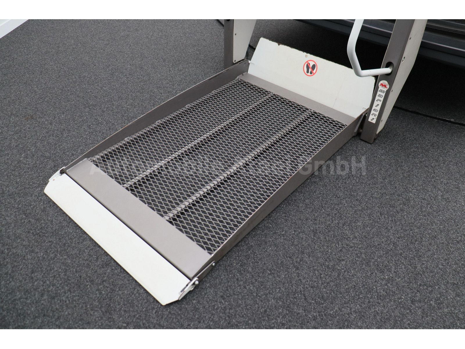 Fahrzeugabbildung Volkswagen Crafter 35 Kombi *ROLLSTUHL-LIFT* 6-SITZE (2565)