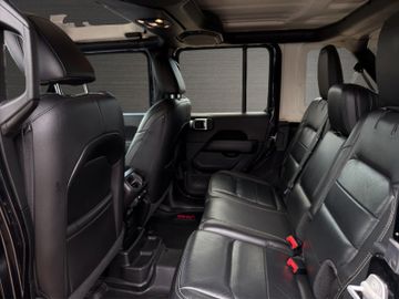 Jeep Wrangler - 10