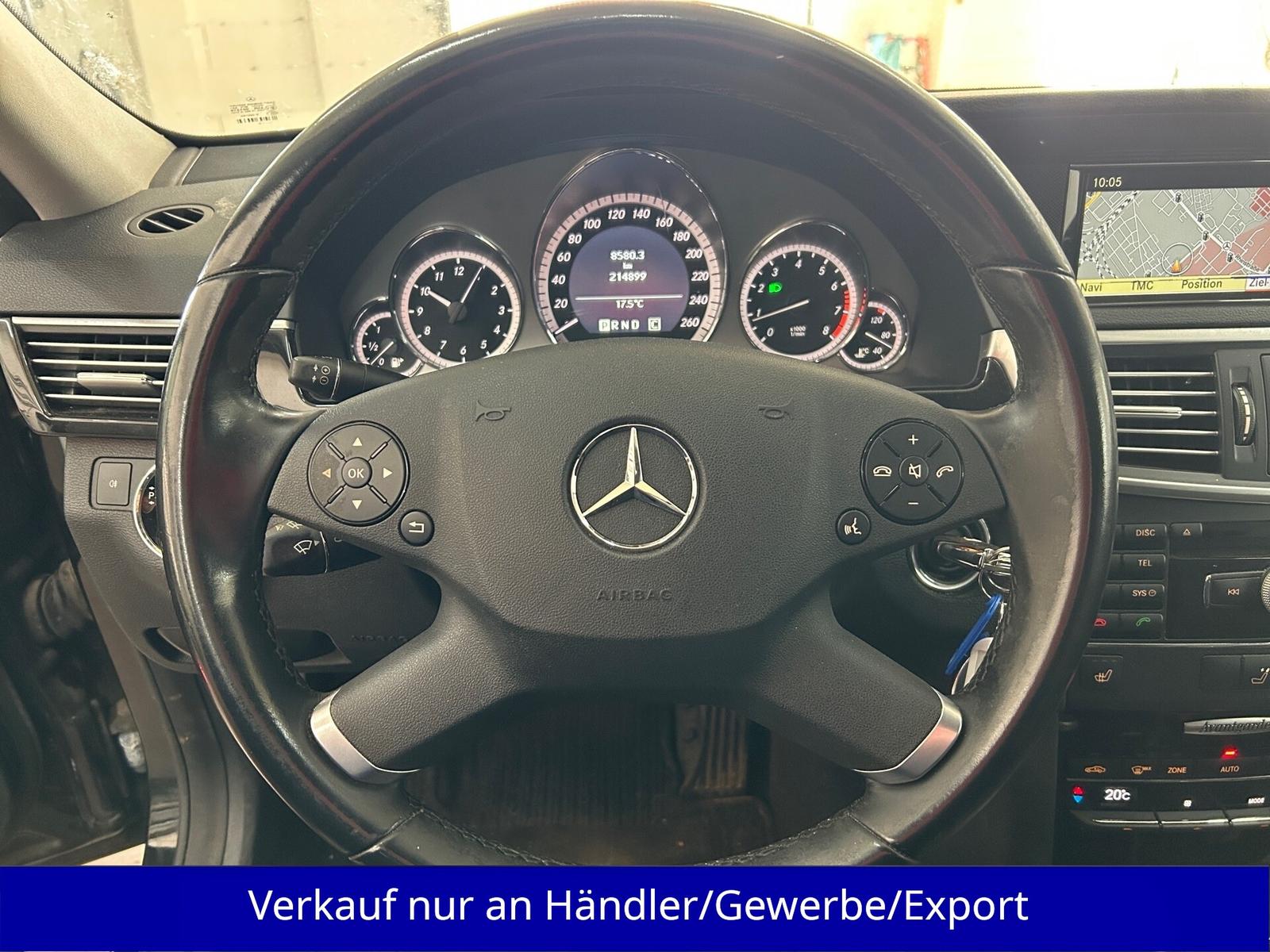 Mercedes-Benz E200 2010 — photo 17