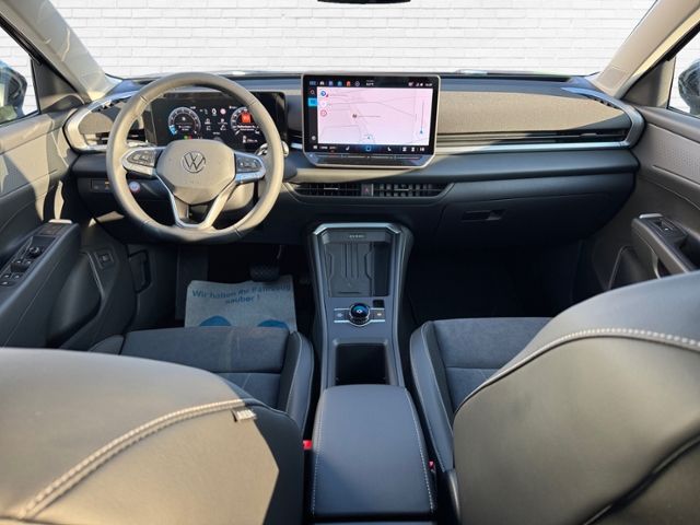 Fahrzeugabbildung Volkswagen T-Roc Style 1.5 l eTSI 150 PS DSG - NAVI*PANO*AP