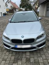 BMW 225iX Drive - BMW 225: 225i