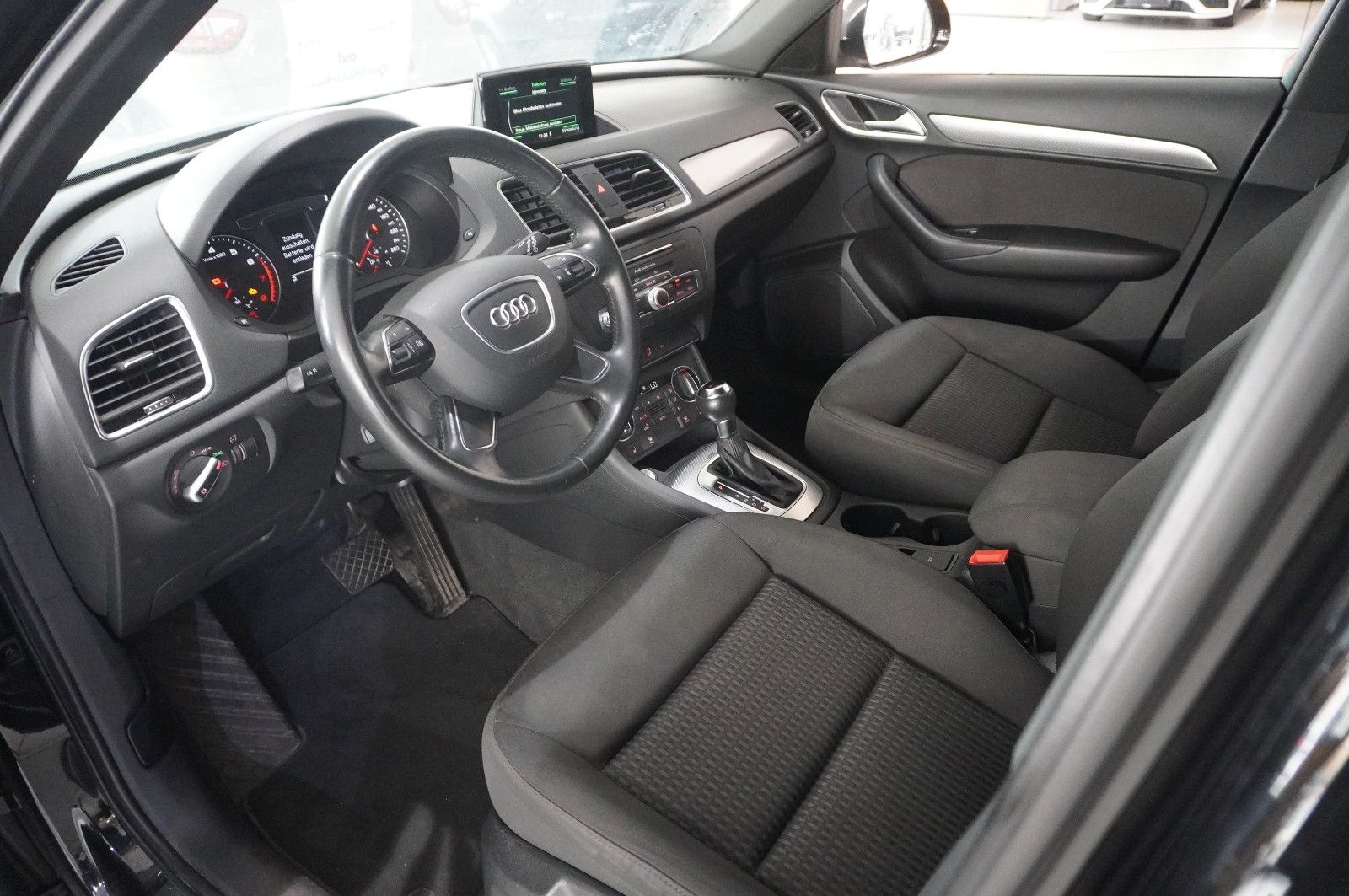 Fahrzeugabbildung Audi Q3 1.4 TFSI DESIGN S-TRONIC NAVI/SHZ/PDC/AHK