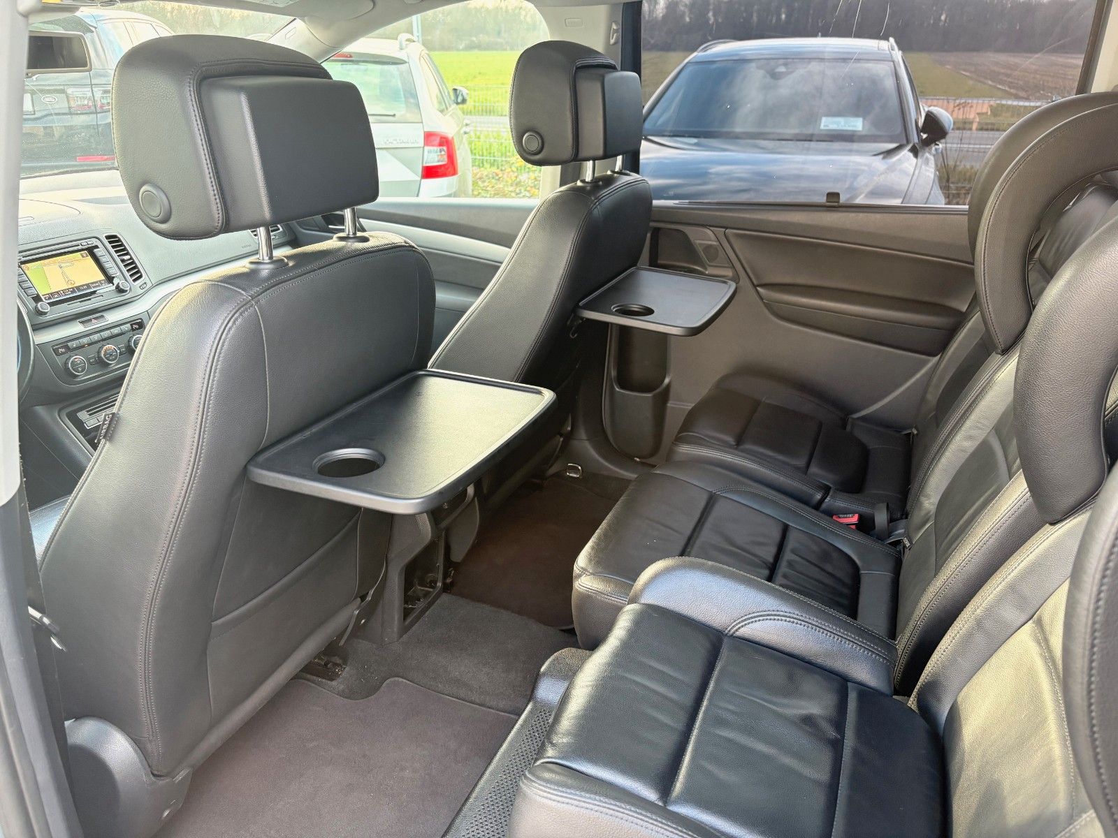 Fahrzeugabbildung Volkswagen Sharan HIGHLINE 7-SITZER Navi Leder Kamera SPORT