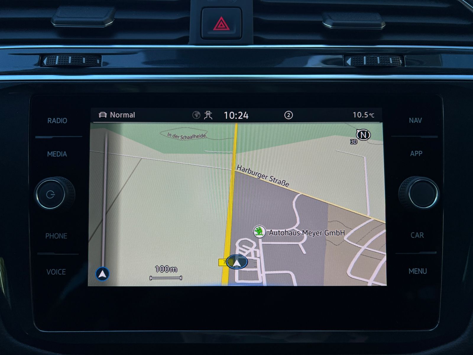 Fahrzeugabbildung Volkswagen Tiguan Elegance 2.0 TSI DSG 4MOTION *AHK, Matrix