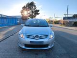 Toyota Auris 1.6 Benzin * Tüv *Scheckheft * Wenig KM* - gebrauchte Toyota Auris aus dem Jahr 2011
