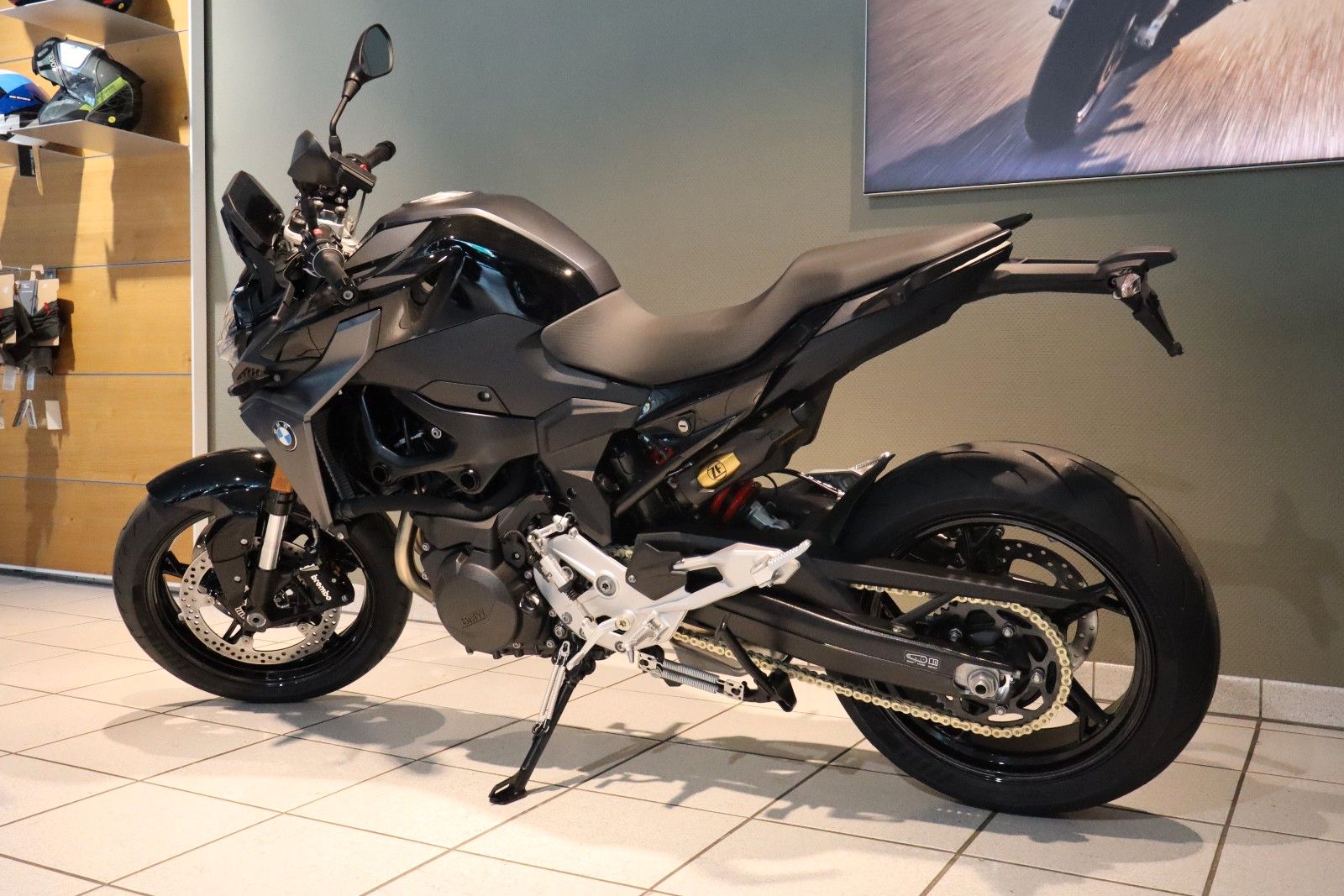 Fahrzeugabbildung BMW F 900 R A2