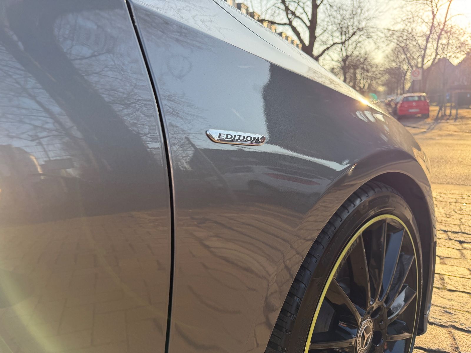 Fahrzeugabbildung Mercedes-Benz A 250 4Matic AMG Edition 1 JUNGESTERNE*PANO*MEMO