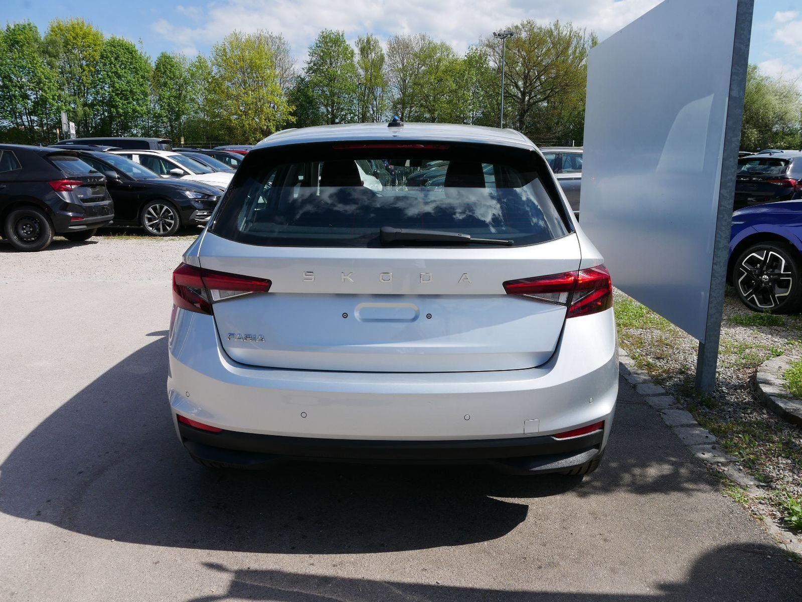 Skoda Fabia Selection 1.0 TSI DSG*NAVI-ÜBER-SMARTLINK* imagem 3
