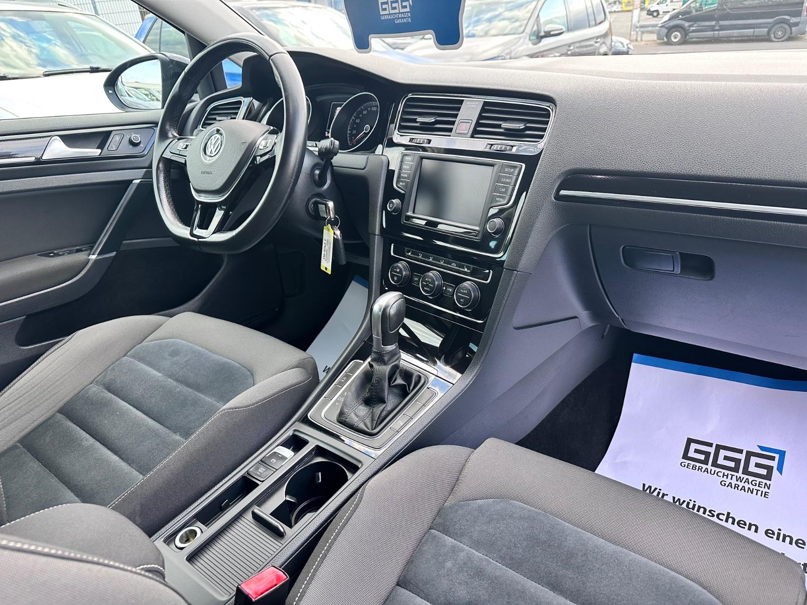 Volkswagen Golf VII Lim. Highline DSG SitzHeiz. LED Alcanta