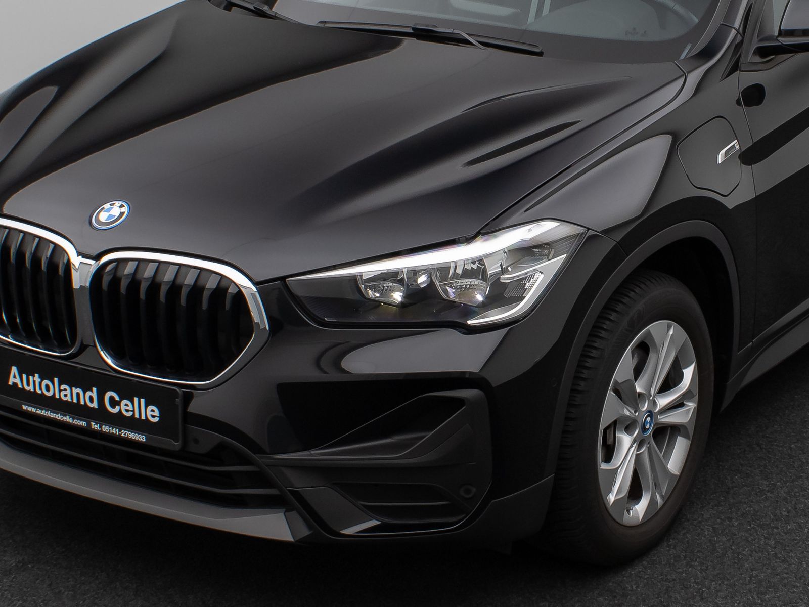 Fahrzeugabbildung BMW X1 xD25e Panorama DAB Navi Parkassistent Sport