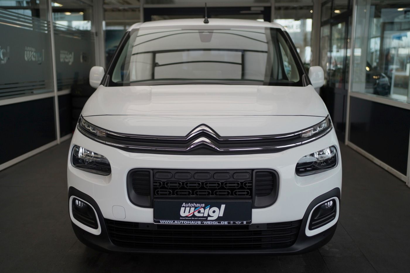 Fahrzeugabbildung Citroën Berlingo M PureTech 130 EAT8 Feel Automatik AHK