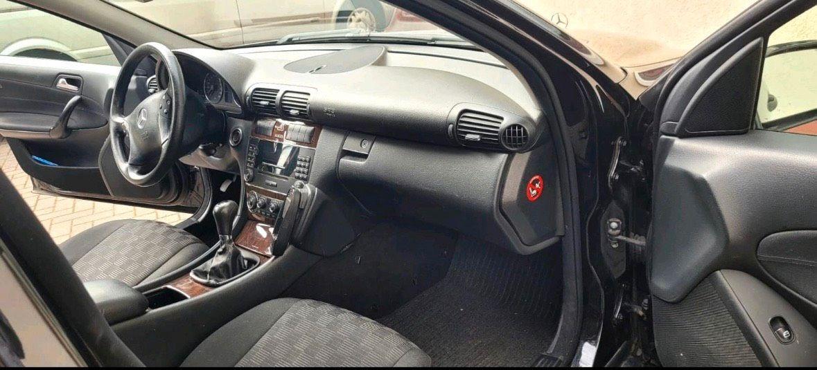 Mercedes-Benz C200 2005 — photo 9
