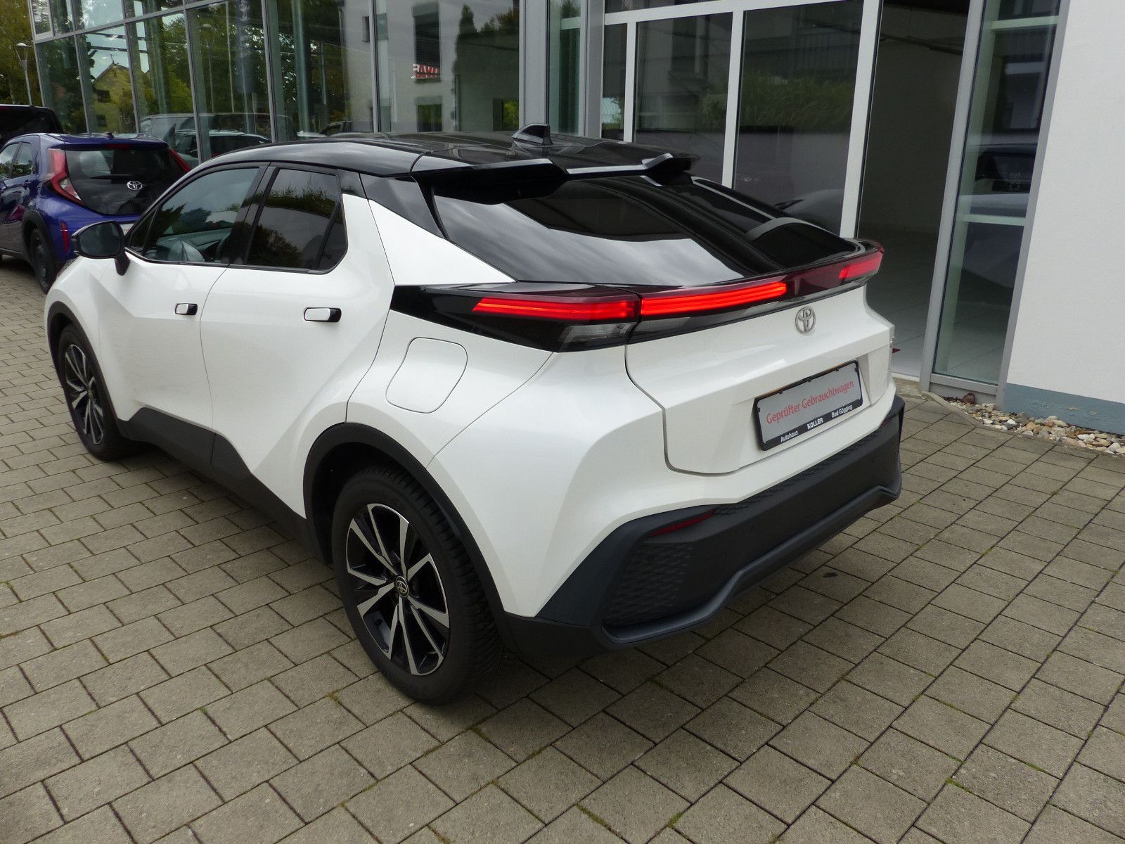 Toyota C-HR 1.8 Hybrid TeamD Navi Kamera SHZ CarPlay foto 2