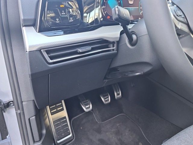 Fahrzeugabbildung Volkswagen Golf VIII TSI Move Kamera Navi LED VC