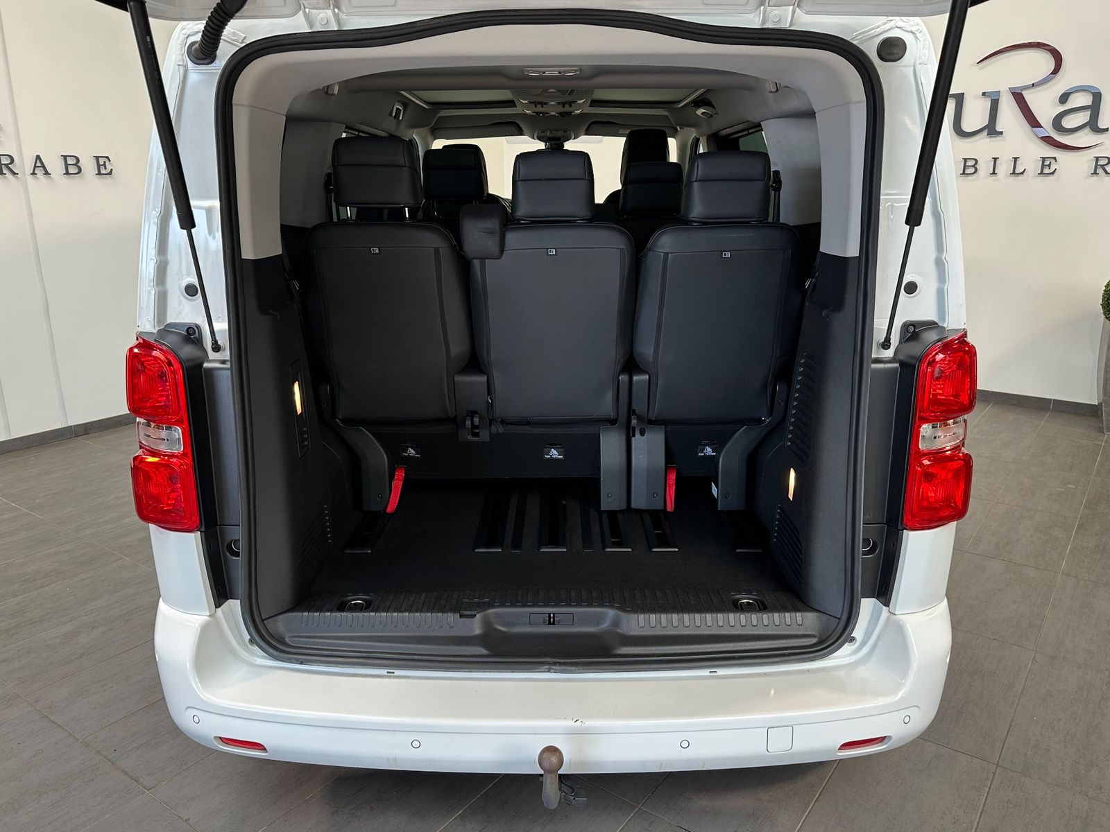 Fahrzeugabbildung Opel Zafira Life L2H1 2.0 Diesel NAV+PANORAMA+AHK+HUD