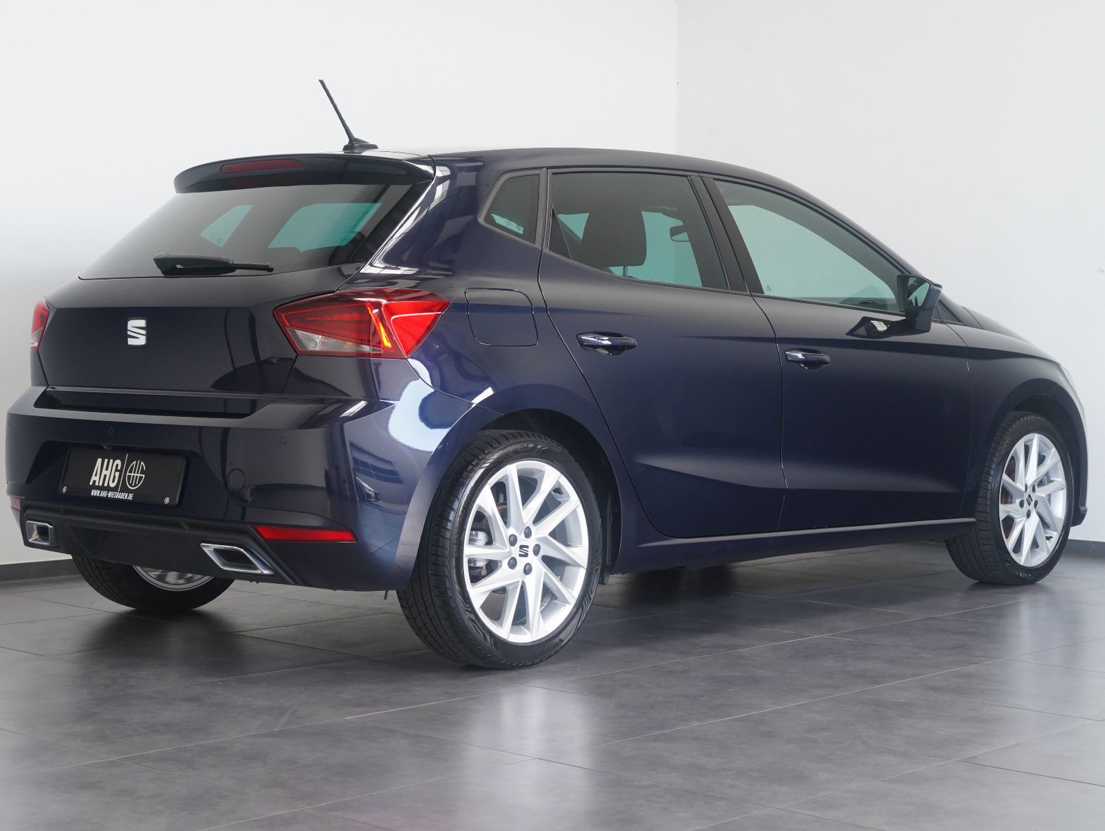Fahrzeugabbildung SEAT Ibiza 1.0 TSI FR Beats LED/NAVI/CARPLAY/ACC/CAM