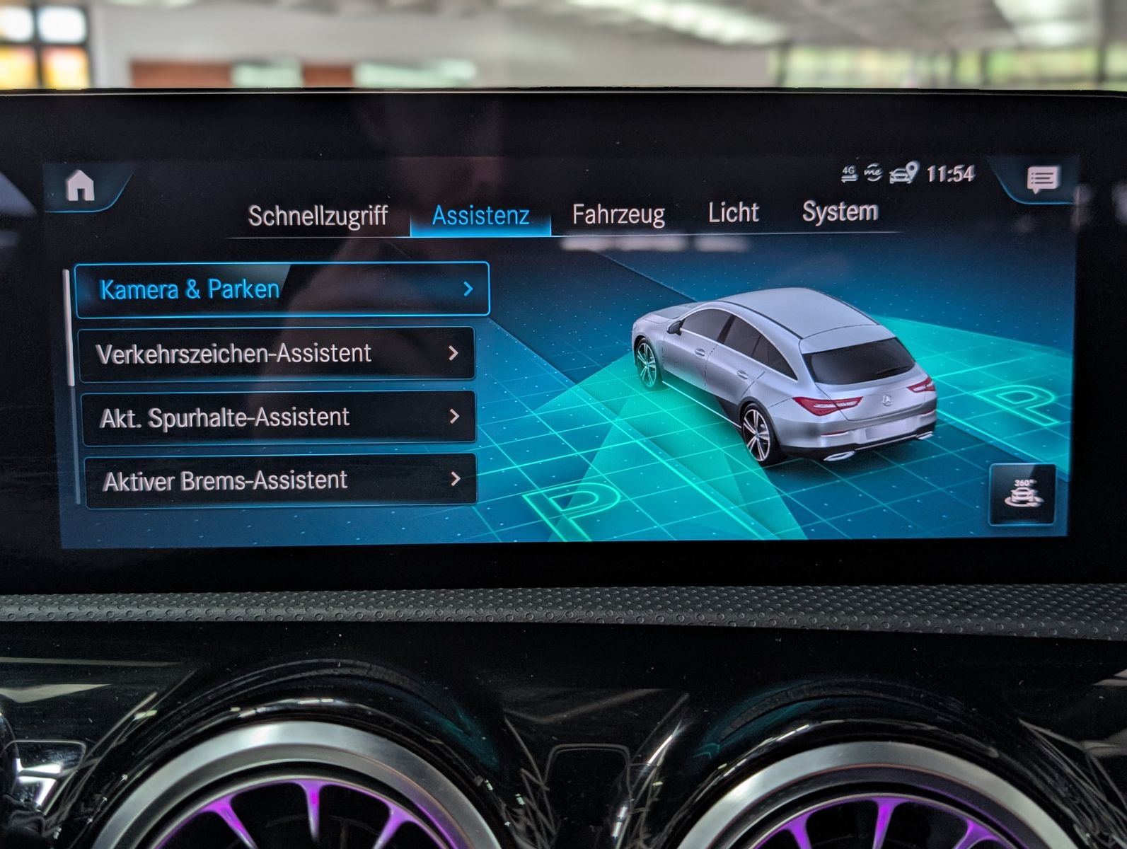 Fahrzeugabbildung Mercedes-Benz CLA 220 d SB MULTIBEAM LEDER DISTR HIGHEND 18