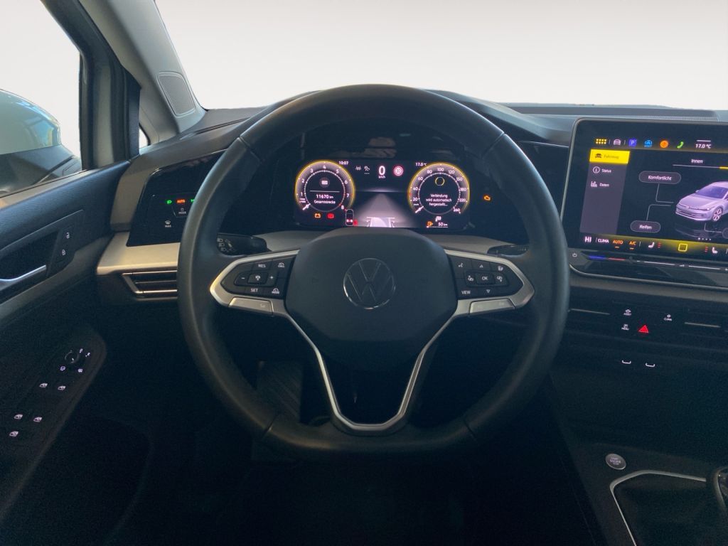 Fahrzeugabbildung Volkswagen Golf Variant 1.5TSI Life AHZV 5 Jahre NWGarantie