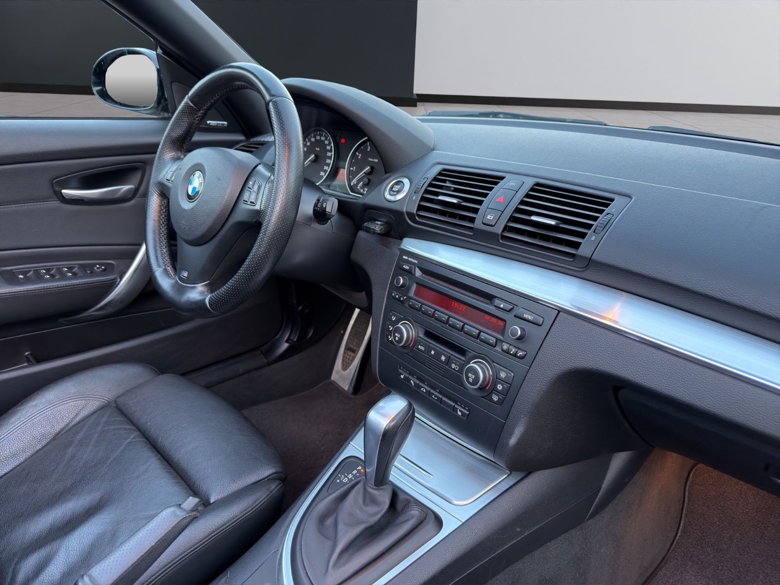 Fahrzeugabbildung BMW 120 Cabrio 120 i | M | Automatik | Vollleder |