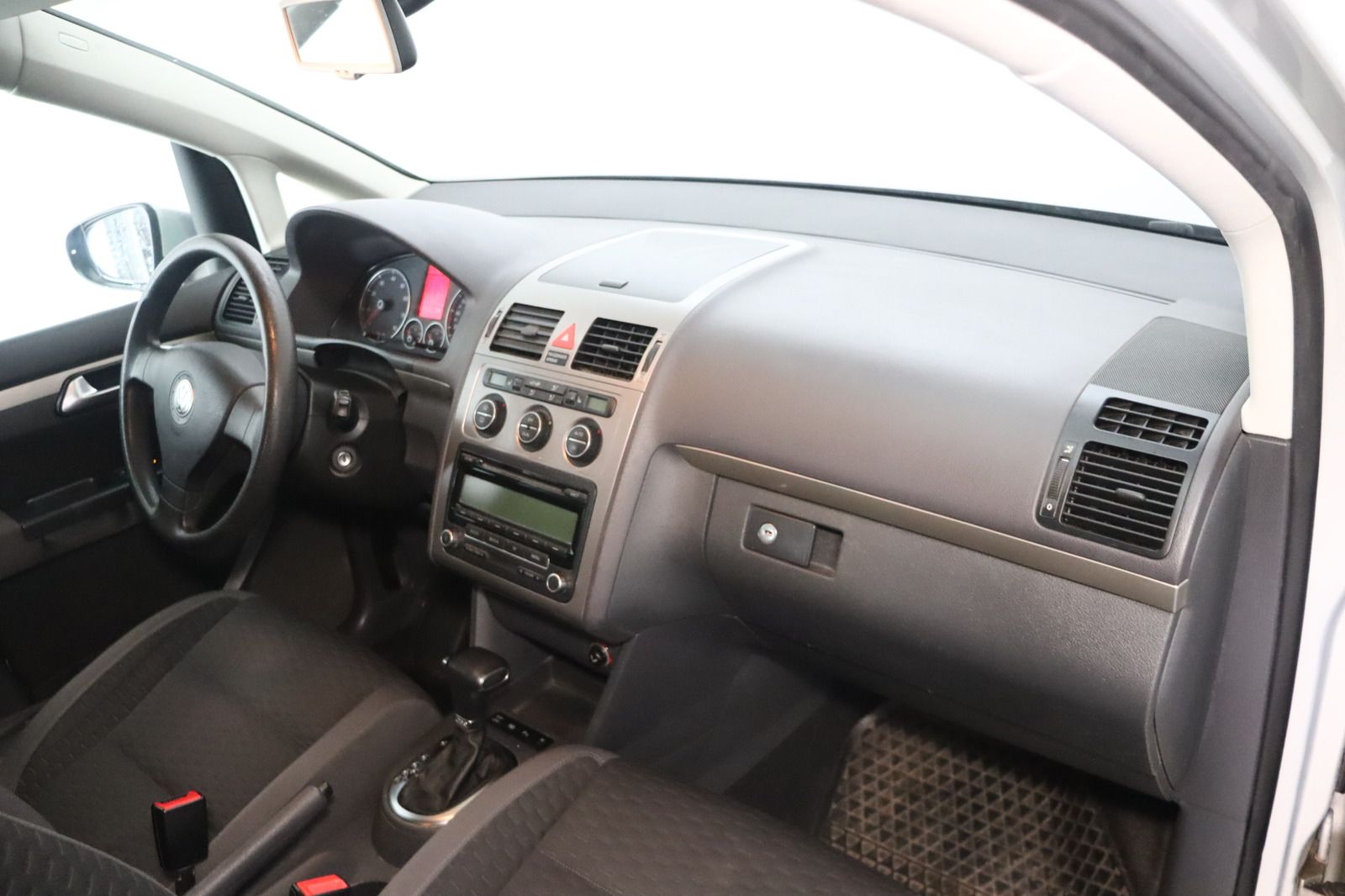 Fahrzeugabbildung Volkswagen Touran 1.4 TSI DSG 7- Sitzer * HU/AU 05.27