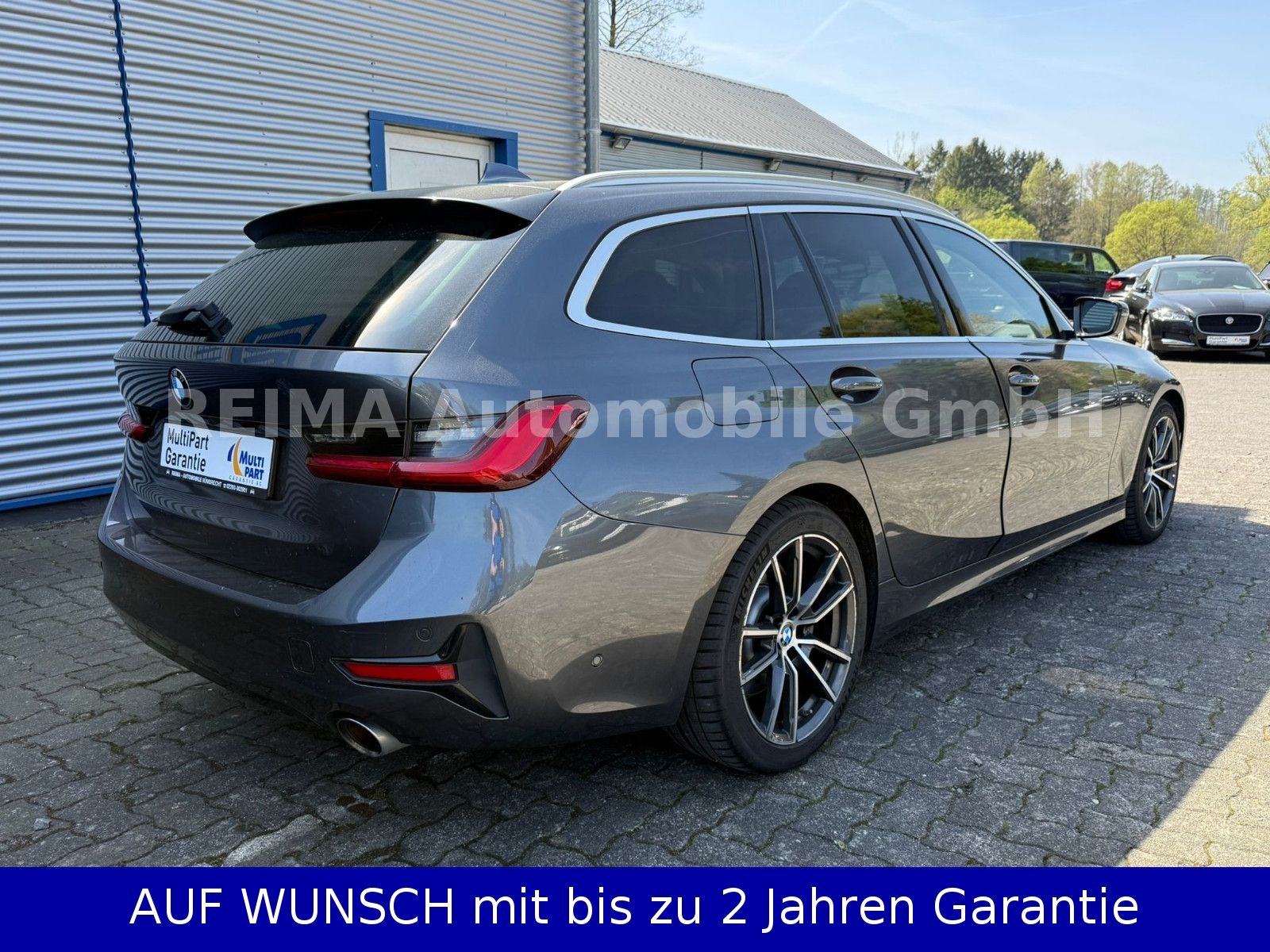 Fahrzeugabbildung BMW 330d  Touring xDrive Sport Line, LED