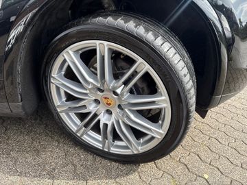 Porsche Cayenne - 9