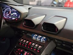 Fahrzeugabbildung Lamborghini Huracán LP610-4 Spyder ( CAMERA/ LIFT/ ARANCIO