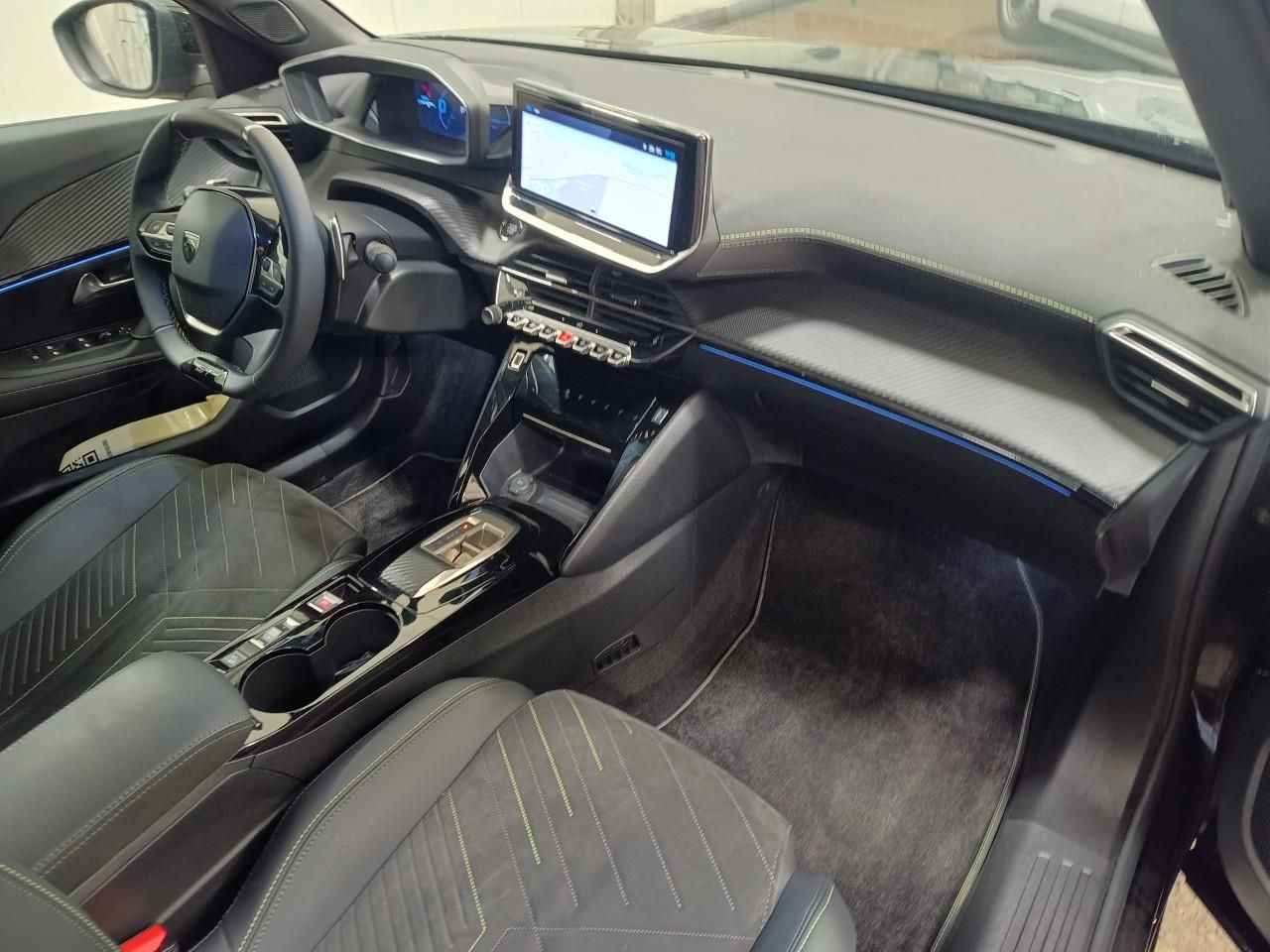Fahrzeugabbildung Peugeot 2008 Hybrid GT+Navi+Sitzheizung+Sitzheizung