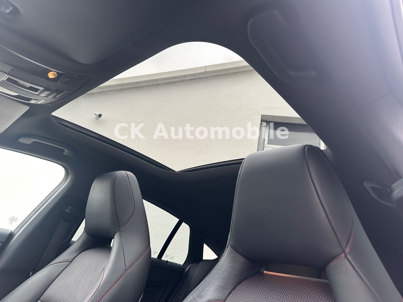 Fahrzeugabbildung Mercedes-Benz CLA 220 CDI Shooting Brake/4Matic/AMG-Line/LED