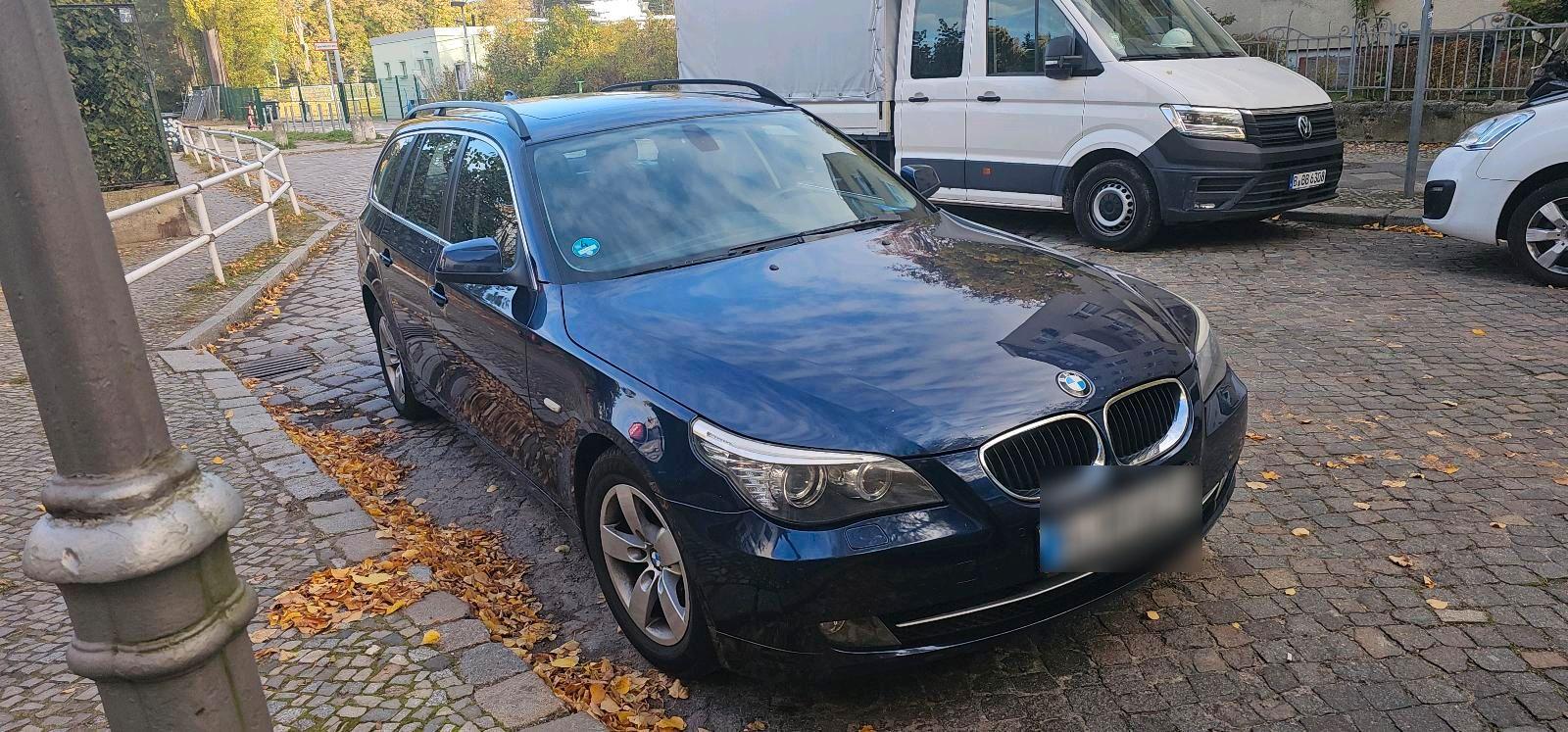 BMW 320 2010 — вигляд ззаду