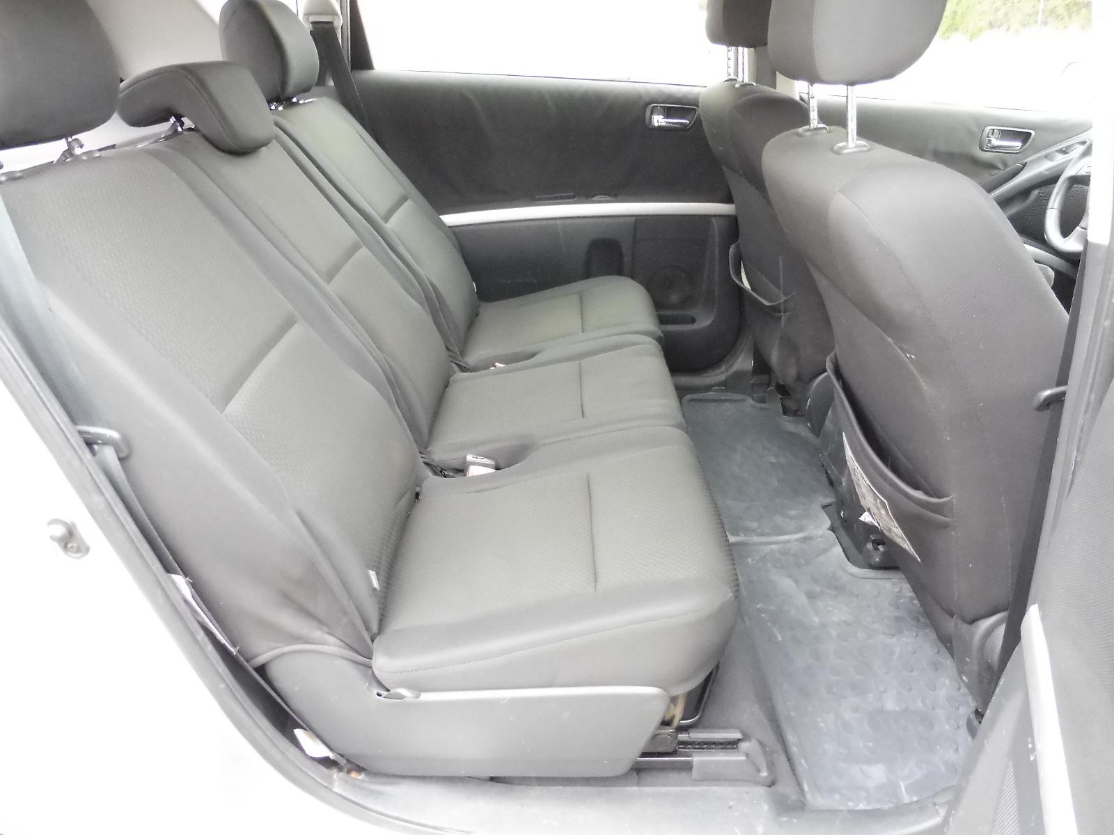 Toyota Corolla Verso 2004 — photo 10