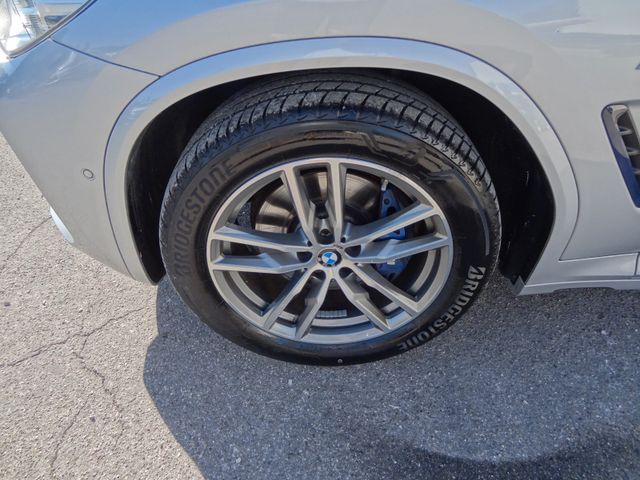 Fahrzeugabbildung BMW X4 xDrive 30i M Sport/Pano/KAM/HUD/AHK/2.Hd/