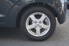 HYUNDAI i10 1.0Trend AUT-KLIMA-ALU+WR-NAVI-SHZG-TEMPOMAT