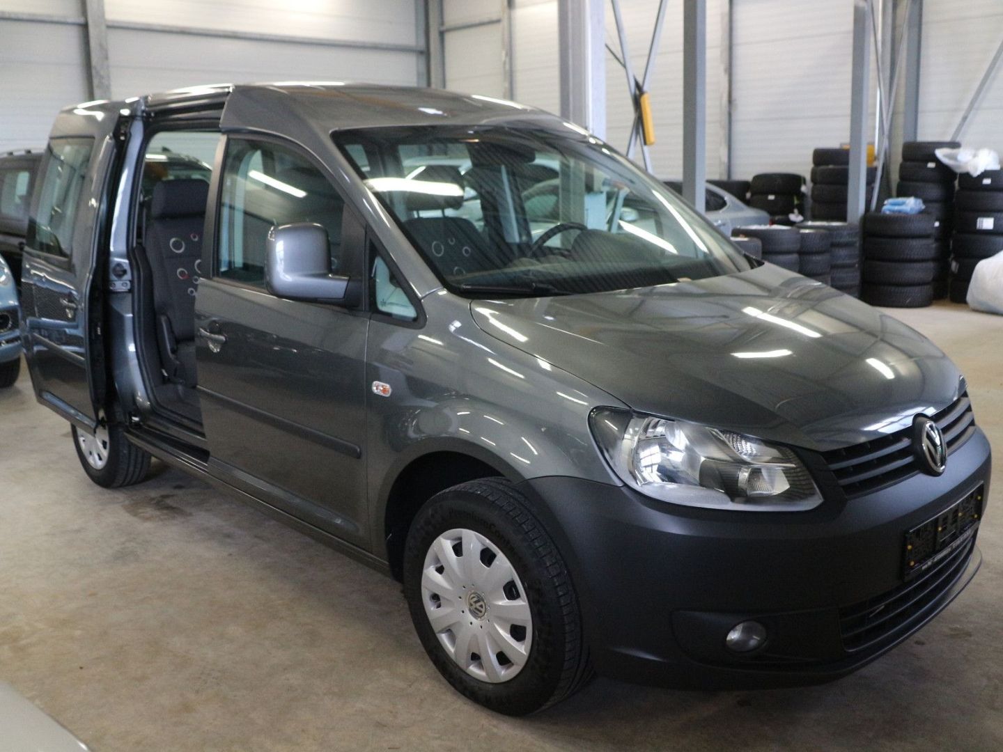 Fahrzeugabbildung Volkswagen Caddy TSI Roncalli 5-Sitzer AHK Klima PDC