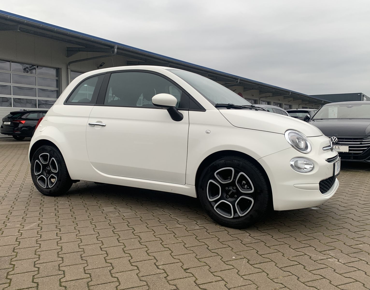 Fahrzeugabbildung Fiat 500 1.0*Club*Tempomat*Klima*ELF*DAB*MFL*