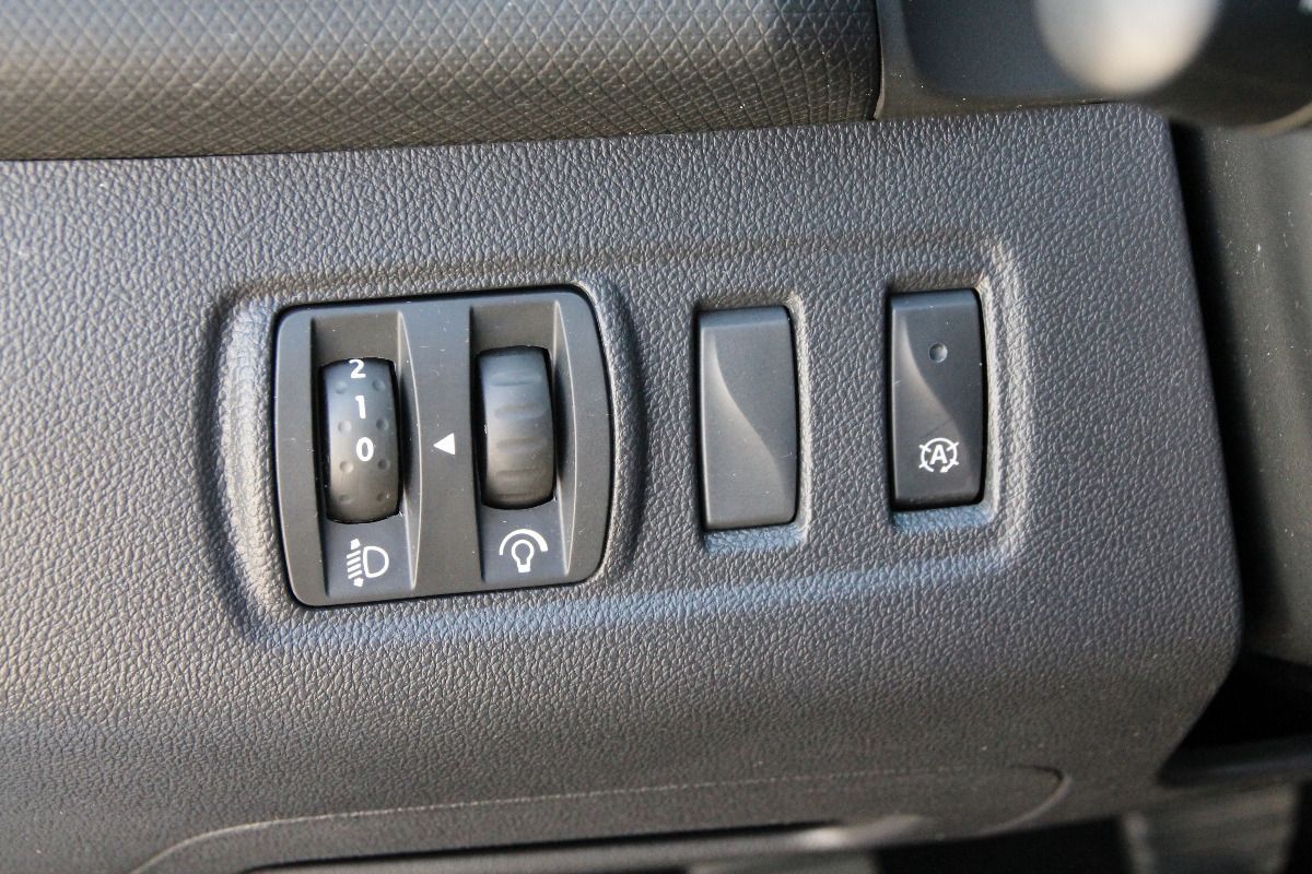 Fahrzeugabbildung Renault Clio IV LIMITED ENERGY TCe 9