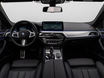 Fahrzeugabbildung BMW 540d xD Tour M Sport HUD HiFi Laserlicht 19``