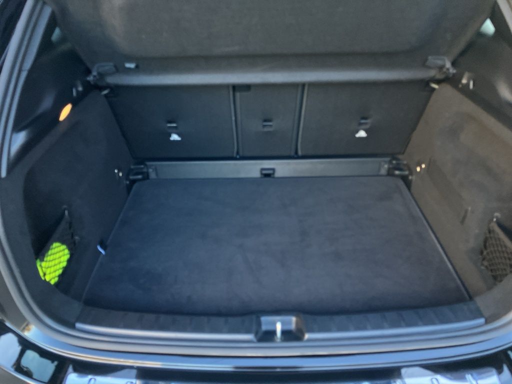 Fahrzeugabbildung Mercedes-Benz GLA 180 LED*AHK*NAVI*KAMERA*TOTWINKEL*DAB