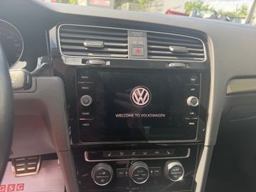Volkswagen Golf - 11